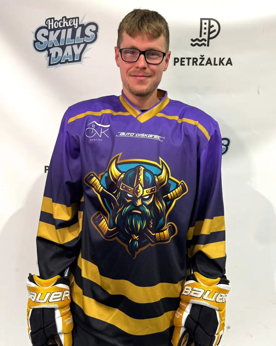 Denis Chropovsky — domáci dres